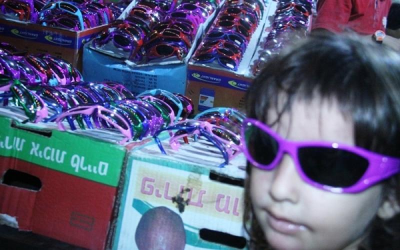 صور.. بهجة العيد في أسواق غزة وعيون أطفالها