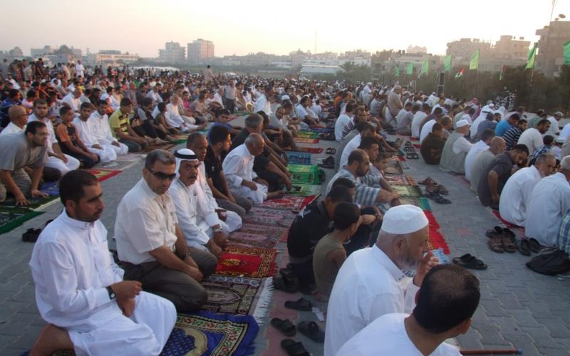 صور.. أجواء صلاة العيد بمحافظة الوسطى