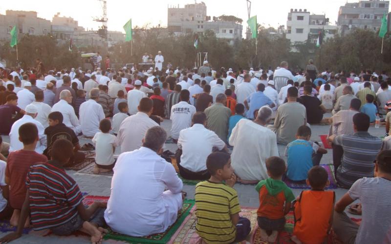 صور.. أجواء صلاة العيد بمحافظة الوسطى