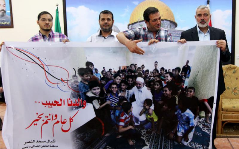 صور .. رئيس الوزراء يستقبل المهنئين بعيد الفطر