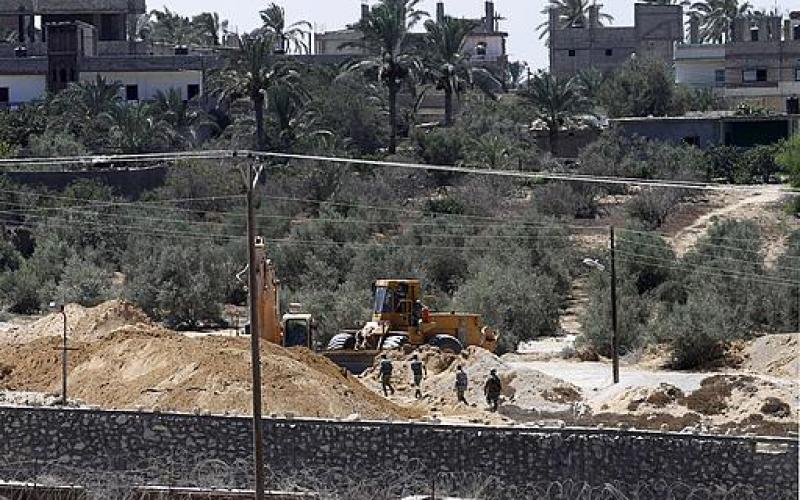 بالصور: مصر تقطع شرايين الحياة عن غزة