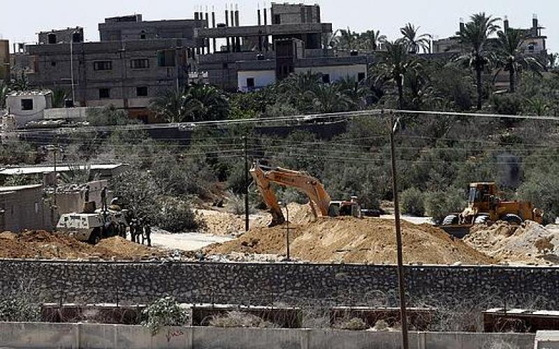 بالصور: مصر تقطع شرايين الحياة عن غزة