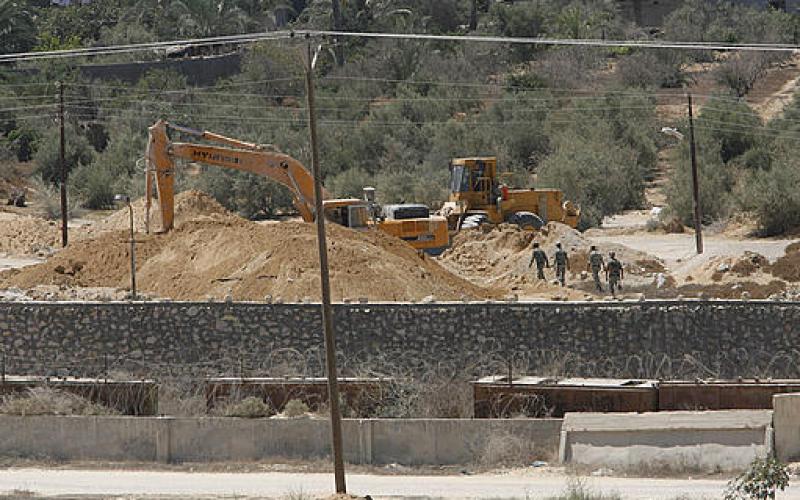 بالصور: مصر تقطع شرايين الحياة عن غزة