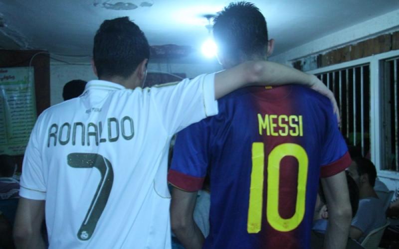 صور ... كلاسيكو الأرض يجتاح قلوب الغزيين