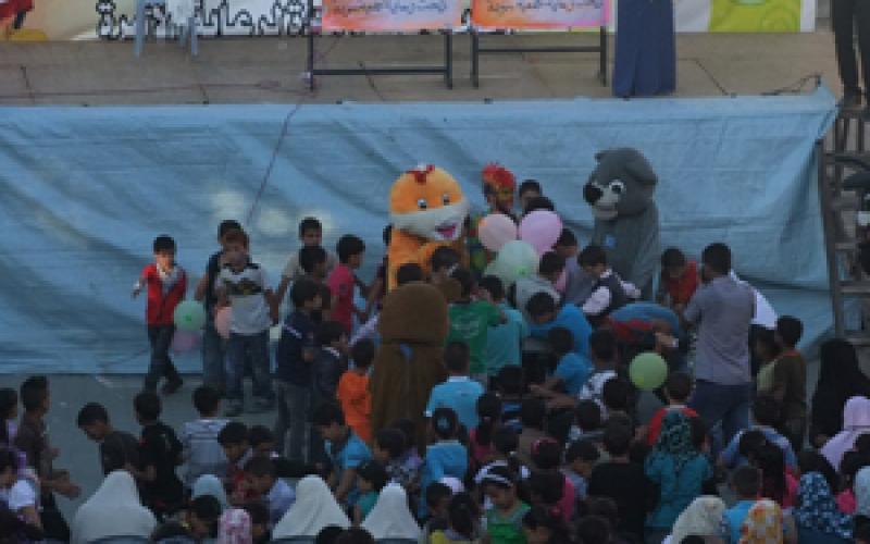 صور.. اطفال غزة يتعالون على الحصار