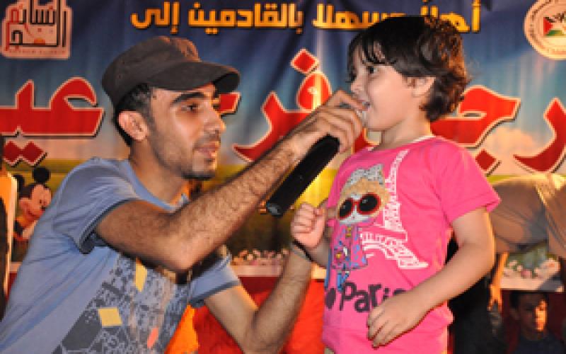 صور.. اطفال غزة يتعالون على الحصار