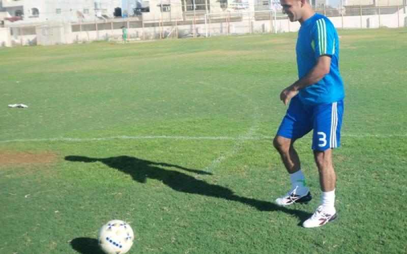 المحرر محمود السرسك يعود لملاعب كرة القدم