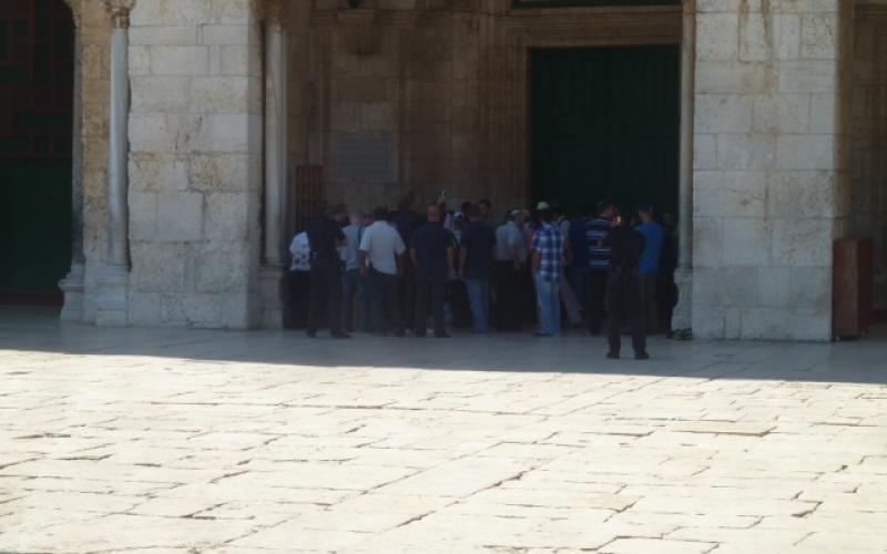 صور..مجندات يقتحمن ويدنّسن المسجد الأقصى