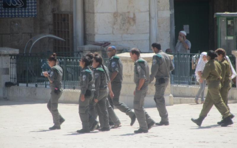 صور..مجندات يقتحمن ويدنّسن المسجد الأقصى