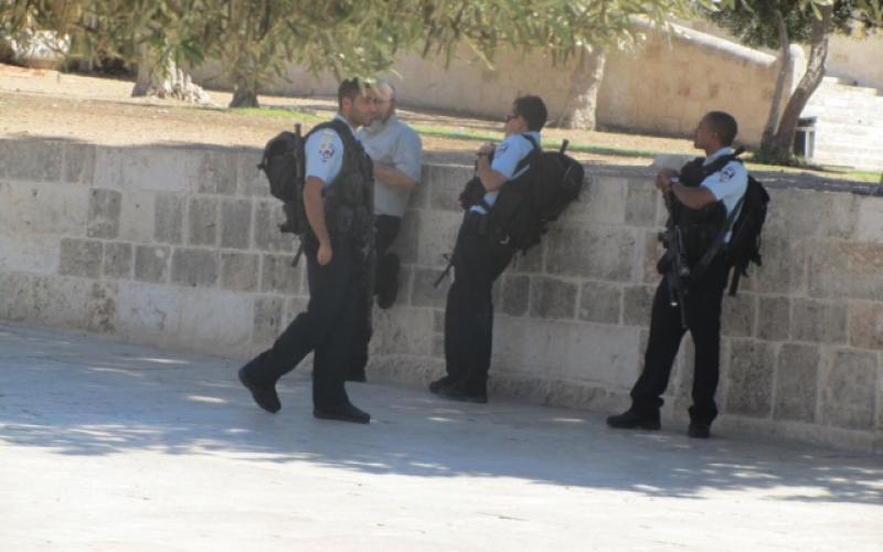 صور..مجندات يقتحمن ويدنّسن المسجد الأقصى