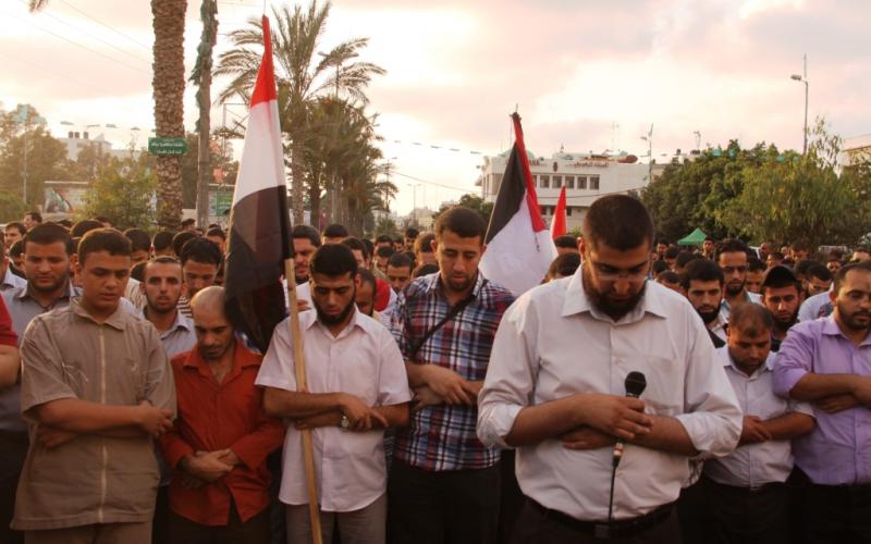 صور: مسيرات غاضبة بغزة تضامناً مع مصر