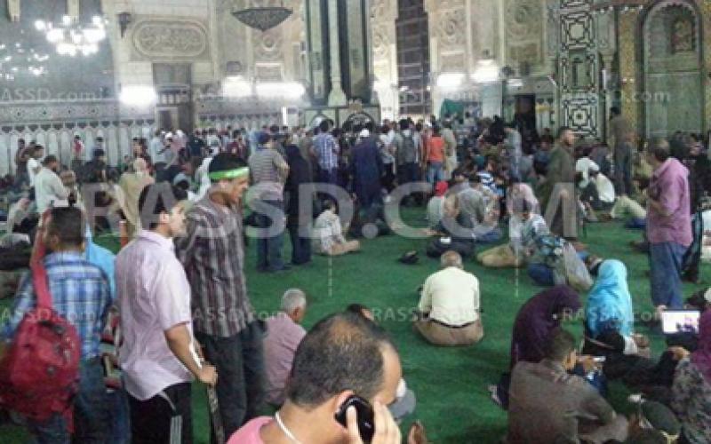 بالصور والفيديو: مصر: محاصرة المئات في مسجد "الفتح"