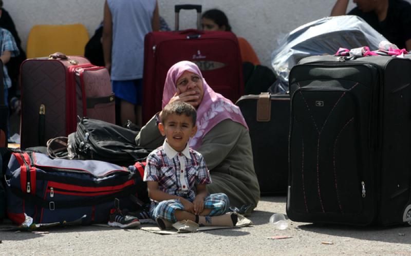 صور: معاناة الغزيين مستمرة على معبر رفح