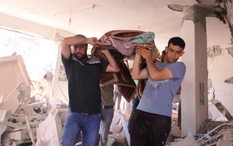 صور:انتشال جثامين عدد من شهداء الشجاعية