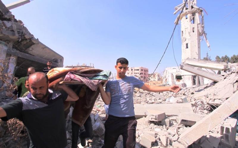 صور:انتشال جثامين عدد من شهداء الشجاعية