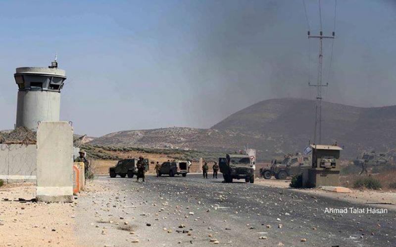 صور: مواجهات عنيفة في نابلس دعمًا لغزة