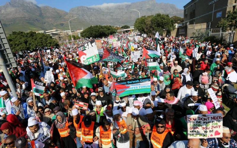 صور: مظاهرات حاشدة تضامناً مع غزة في جنوب إفريقيا