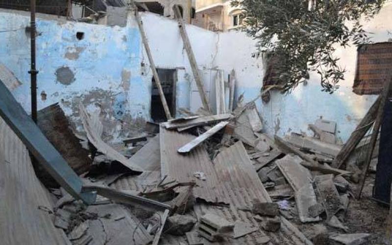 صور: قصف منزل عائلة الحاج بالنصيرات