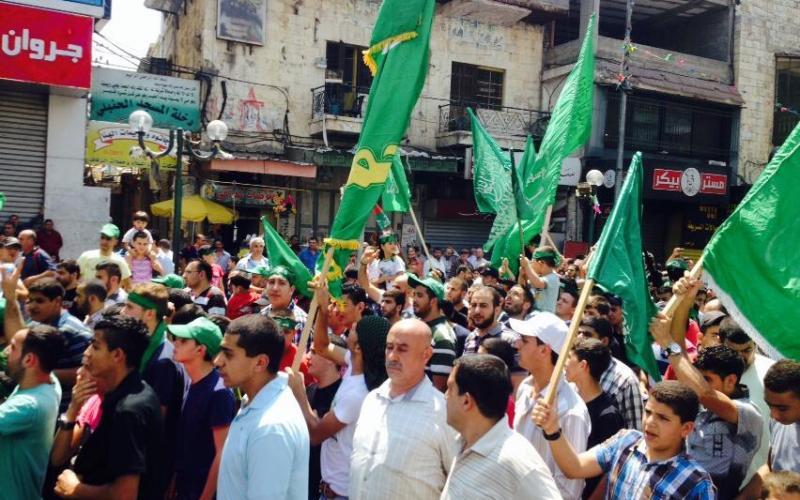 صور: مسيرة حماس في نابلس نصرة لغزة