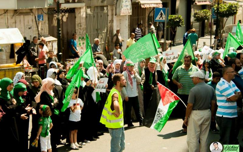 صور: مسيرة لحماس في رام الله دعماً لغزة