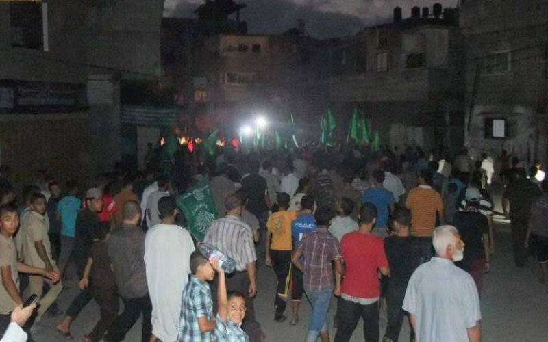 بالصور: مسيرة حماس بالبريج دعمًا للمقاومة