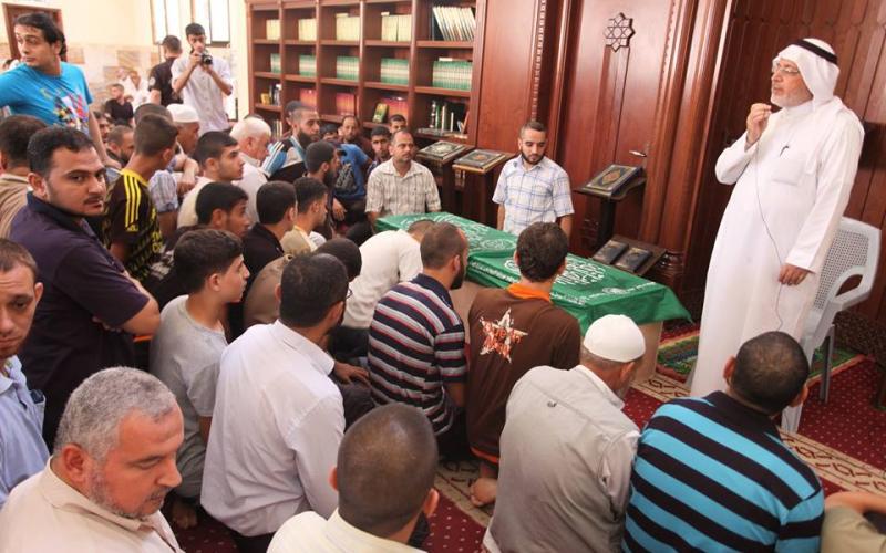 صور: تشييع جثمان الشهيد "قنيطة" شرق غزة