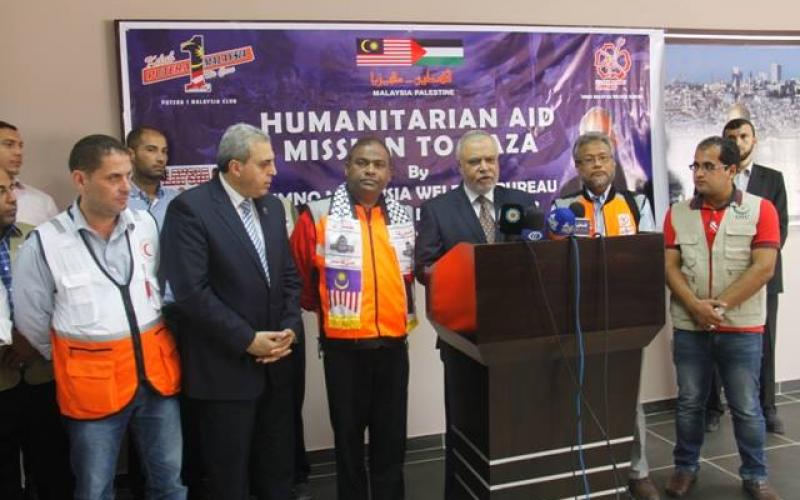 صور: وفد ماليزي يصل غزة لتفقد آثار العدوان