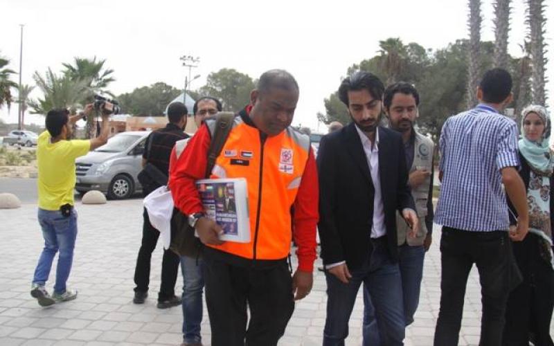 صور: وفد ماليزي يصل غزة لتفقد آثار العدوان