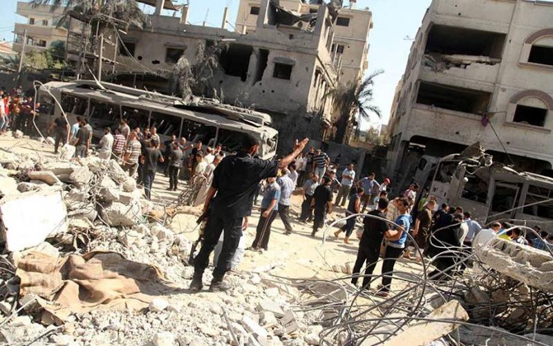 صور: استهداف منزل عائلة "الدلو" بغزة