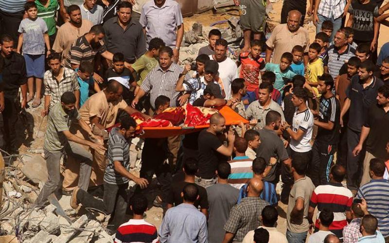 صور: استهداف منزل عائلة "الدلو" بغزة