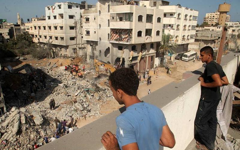 صور: استهداف منزل عائلة "الدلو" بغزة