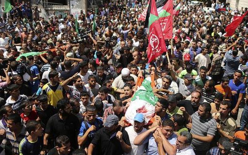 صور: تشييع زوجة القائد "الضيف" وطفله "علي" بجباليا