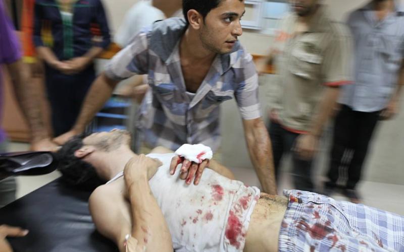 صور: 35 إصابة بقصف منزل "عقلين" بغزة