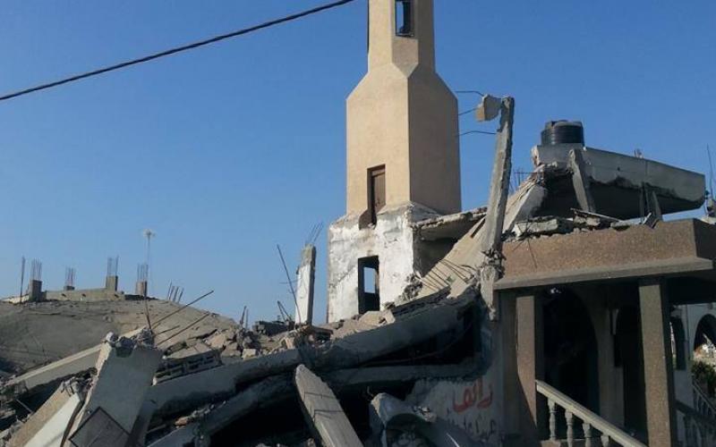 صور: استهداف مسجد خليل الرحمن بخانيونس