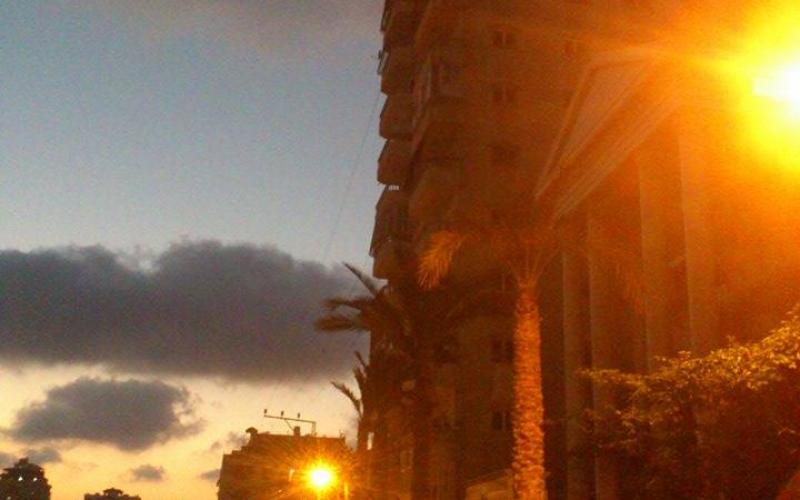 صور: تدمير برج الظافر "4" وانهياره بالكامل