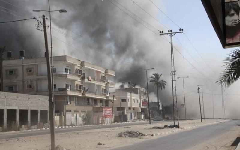 صور: دمار هائل في حي "معروف" بخانيونس