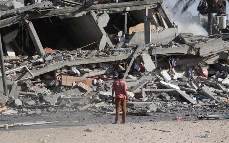 صور: دمار هائل في حي "معروف" بخانيونس