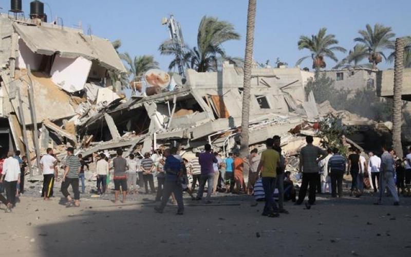 صور: دمار هائل في حي "معروف" بخانيونس