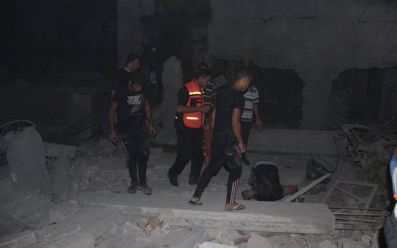 صور: قصف الاحتلال لمنزل عائلة "حمادة"