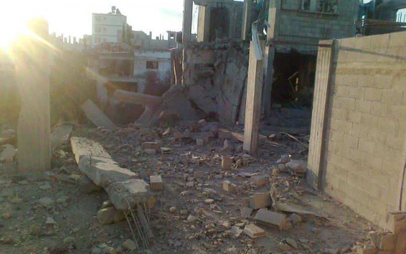صور: قصف منزل عائلة أبو أمونة بالنصيرات