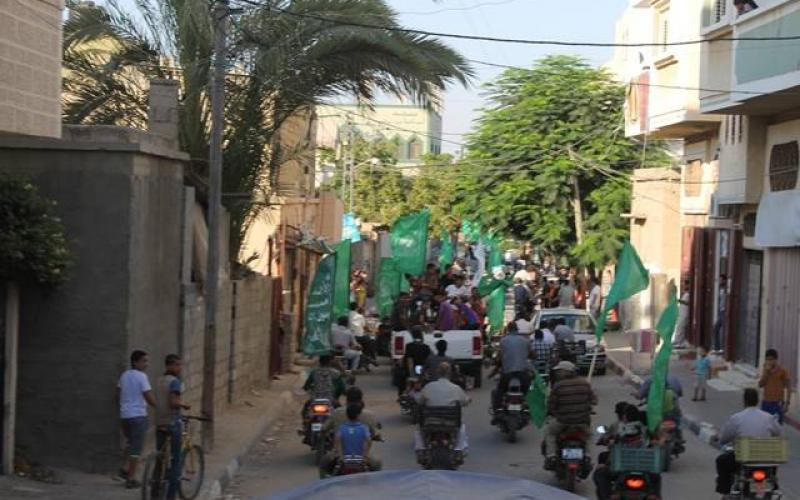 صور: مسيرة محمولة تطوف المناطق المدمرة بخانيونس