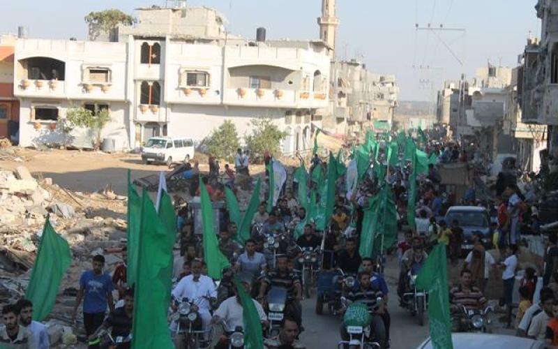صور: مسيرة محمولة تطوف المناطق المدمرة بخانيونس
