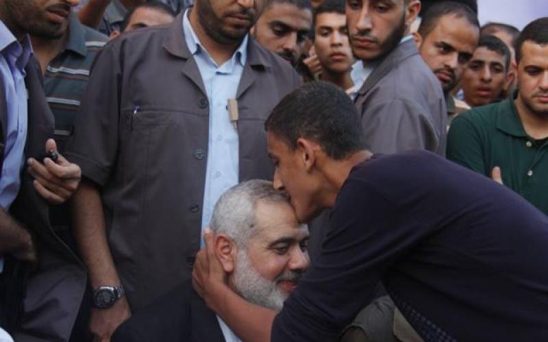 صور: هنية يزور بيوت عرس الشهداء القادة برفح