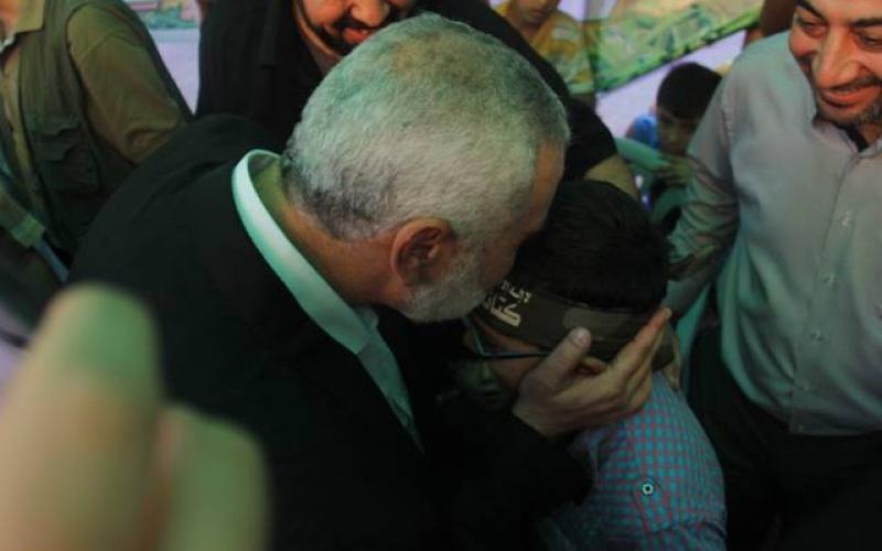 صور: هنية يزور بيوت عرس الشهداء القادة برفح