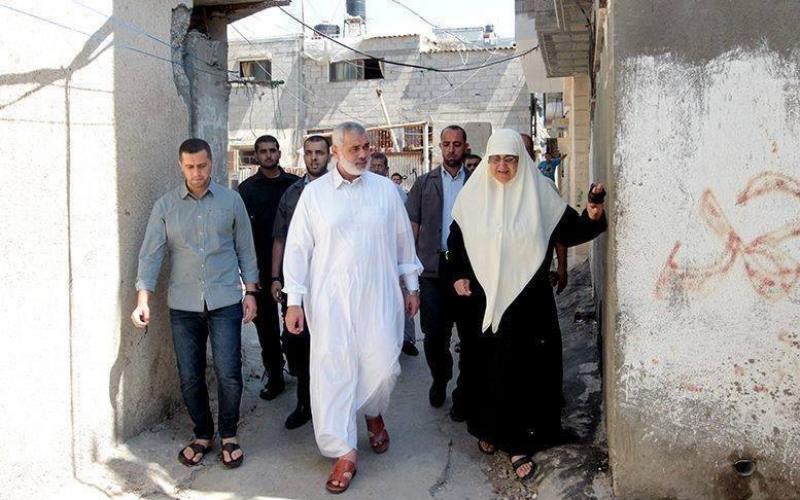 صور: هنية يتفقد مخيم الشاطئ بعد العدوان