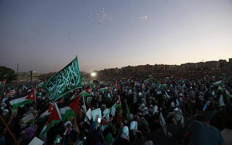 صور: مهرجان حاشد بالأردن فرحاً بنصر غزة