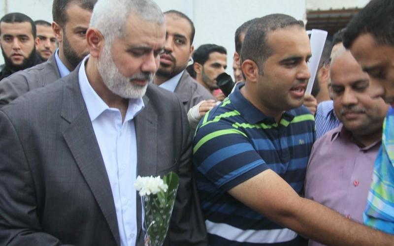 صور: هنية يشارك الإعلاميين فرحة النصر
