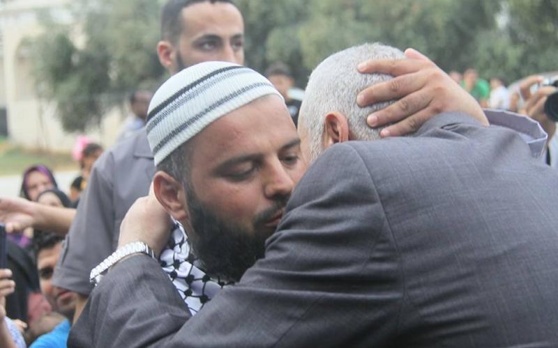 صور: هنية يشارك الإعلاميين فرحة النصر