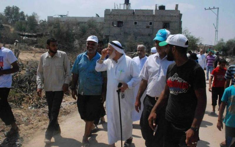 بالصور: حماس تتفقد المنازل المدمرة شرق الوسطى