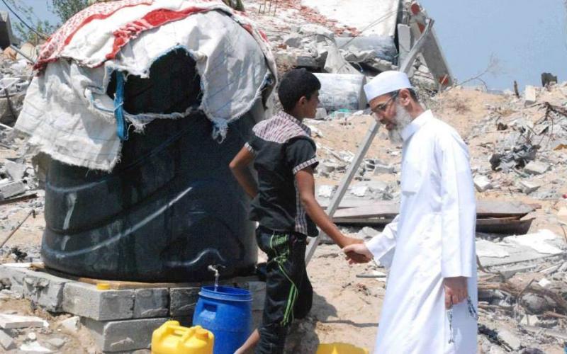 بالصور: حماس تتفقد المنازل المدمرة شرق الوسطى